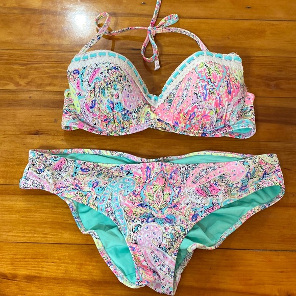 Shade & Shore Other - Shade & Shore swimsuit, size medium